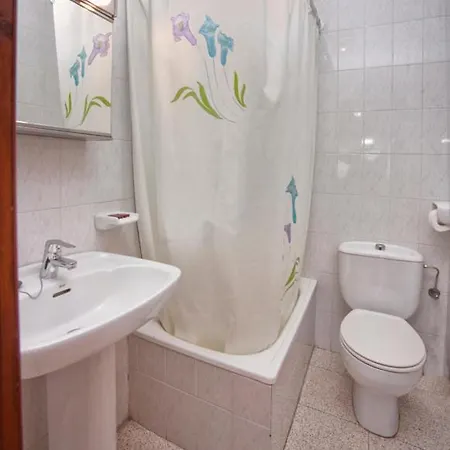 La Paz Hotel *